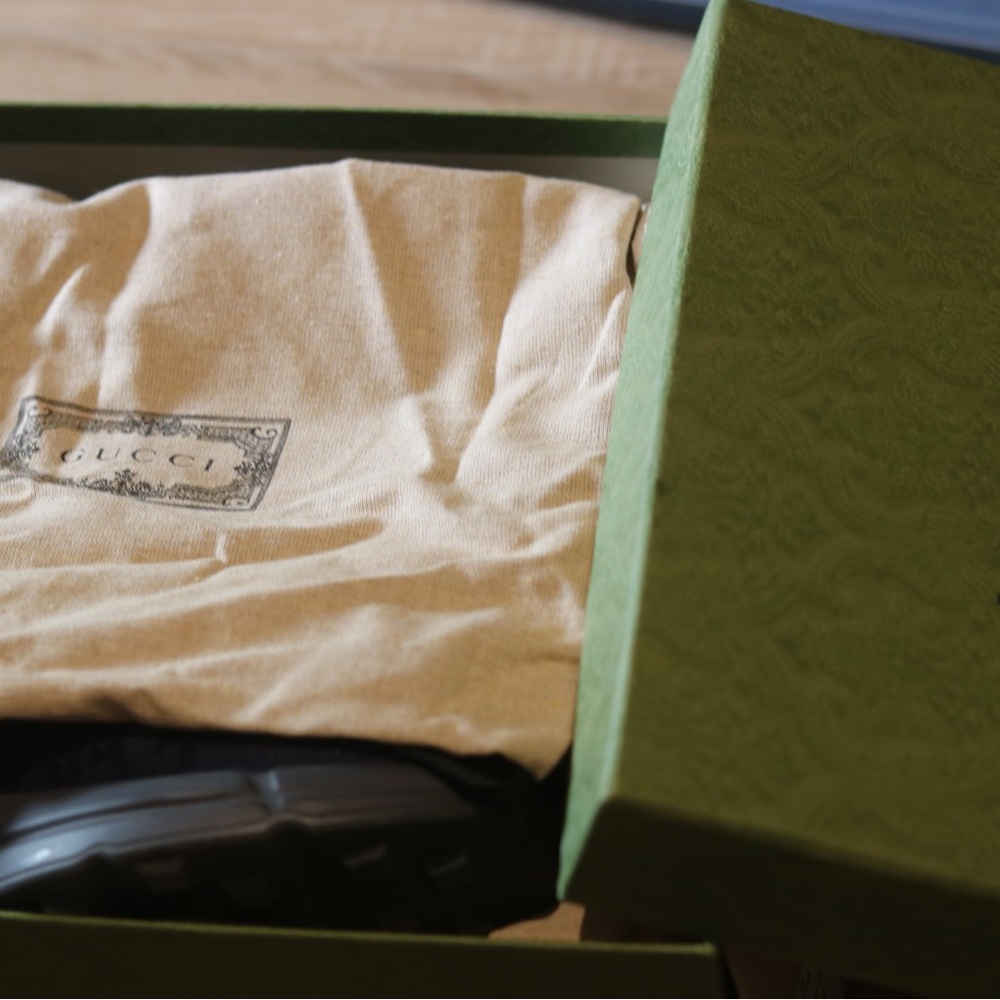 Gucci Navy Sneakers - Picture 6 of 6